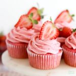 strawberry cupcakes recipe with strawberry frosting