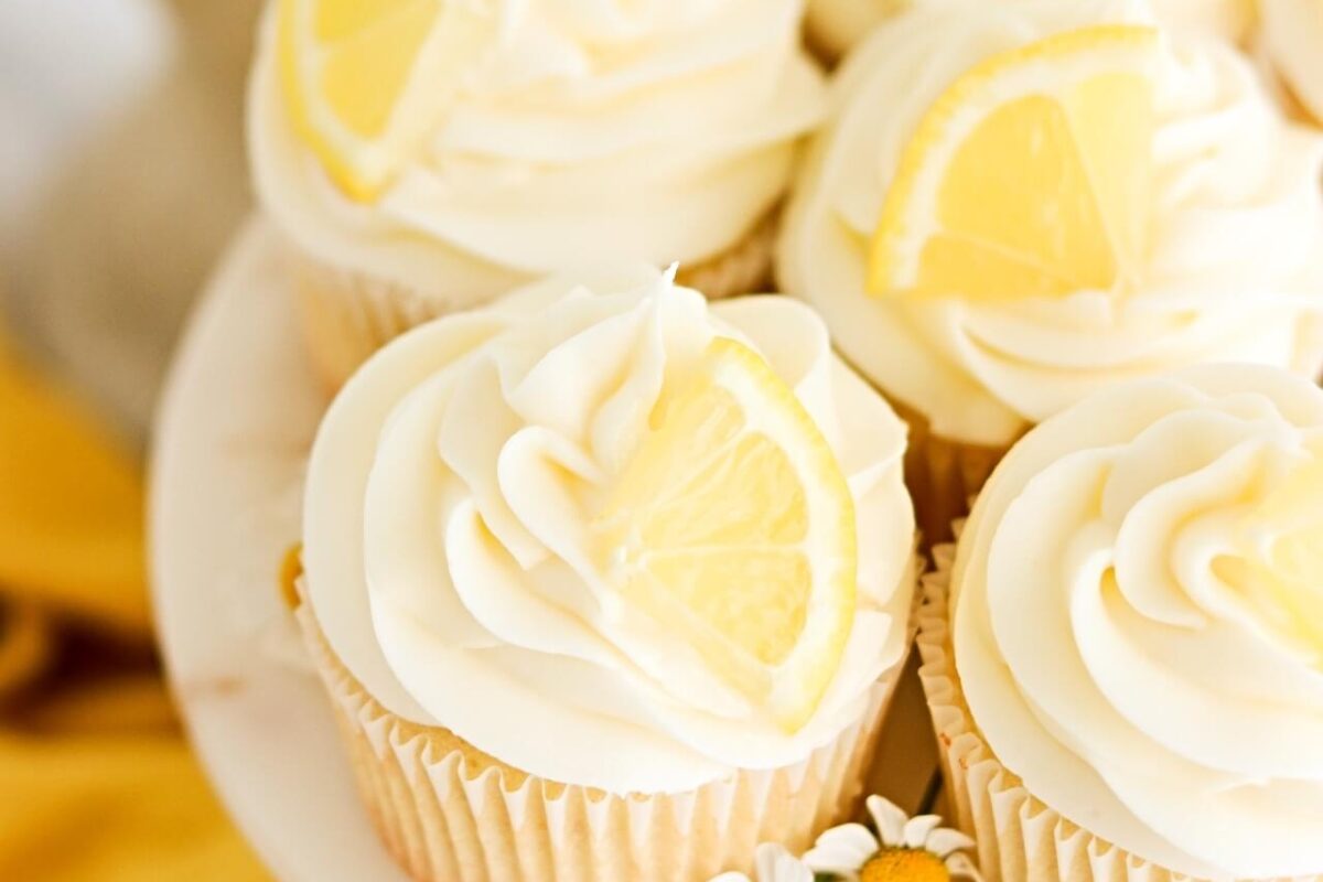 lemon cupcakes with lemon frosting