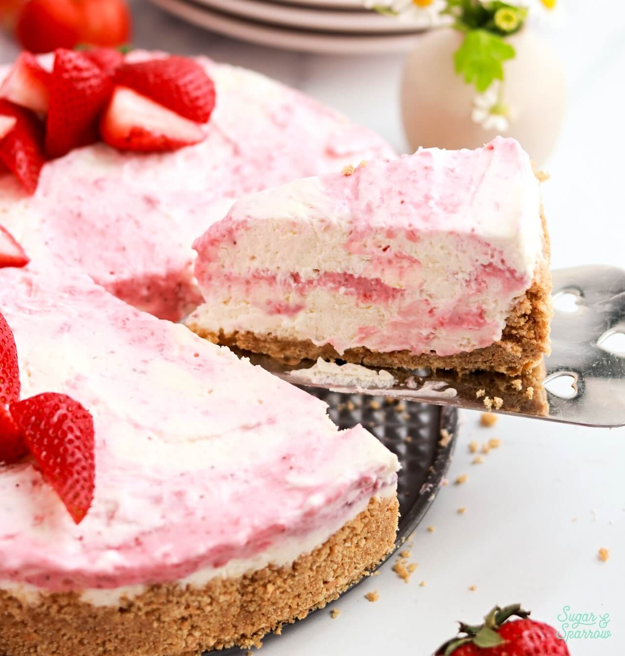 marbled strawberry cheesecake slices