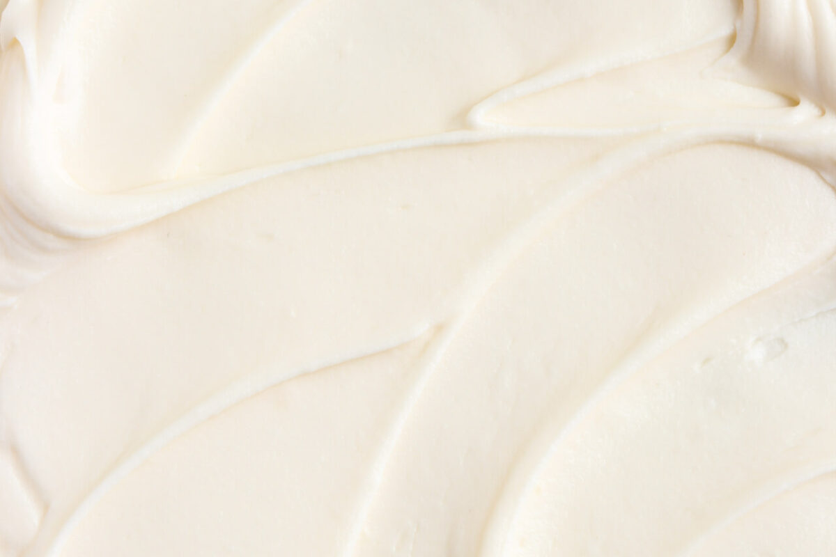 lemon cream cheese buttercream for cakes and cupcakes