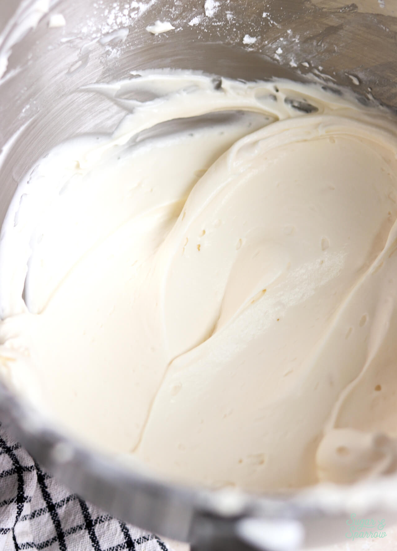 whipped cream frosting with mascarpone cheese