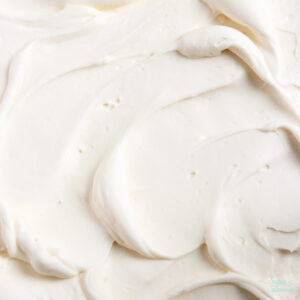 mascarpone whipped cream frosting recipe for cakes and cupcakes