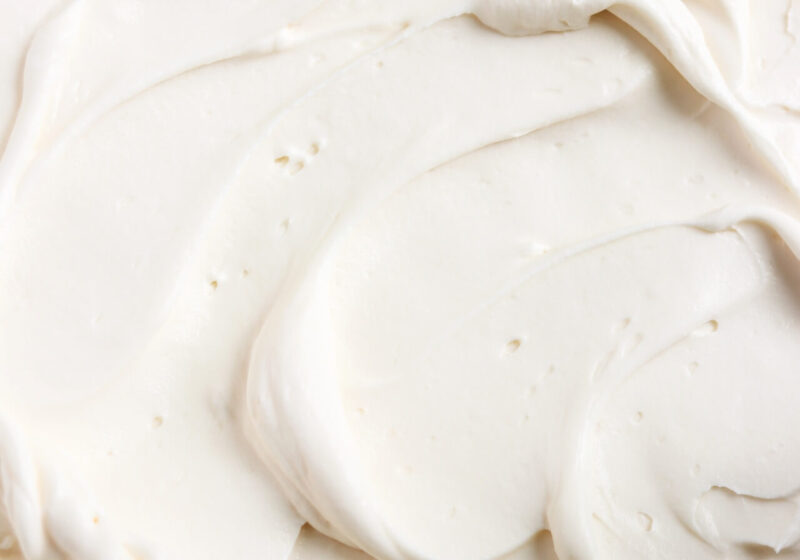 mascarpone whipped cream frosting recipe for cakes and cupcakes