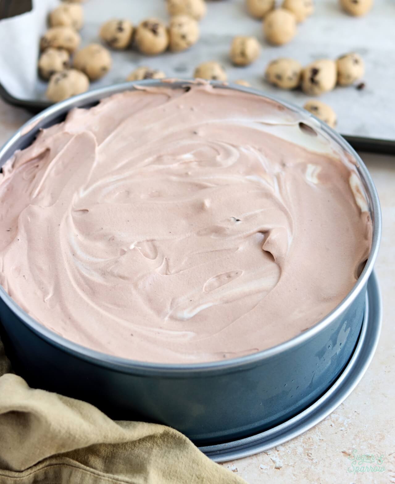 how to make a no-churn ice cream cake