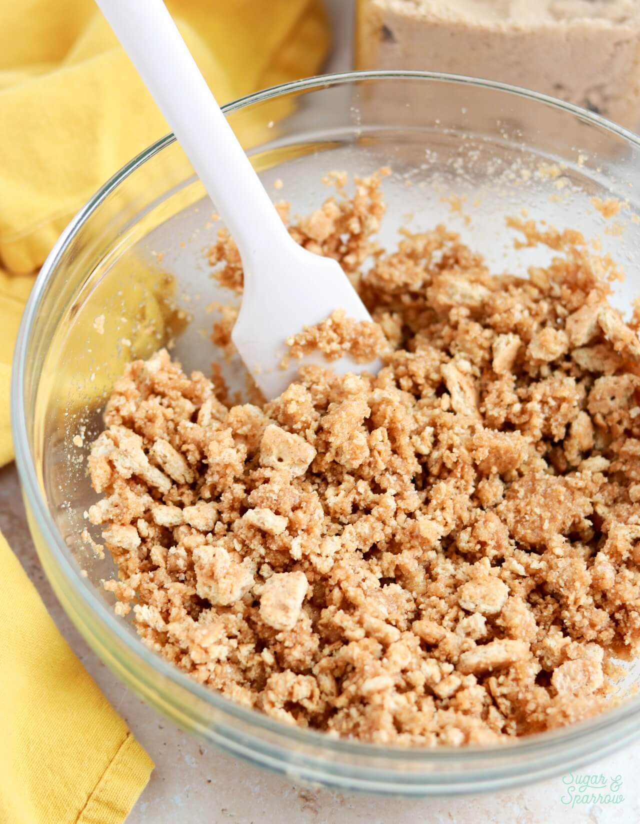 how to make graham cracker crumble for cake