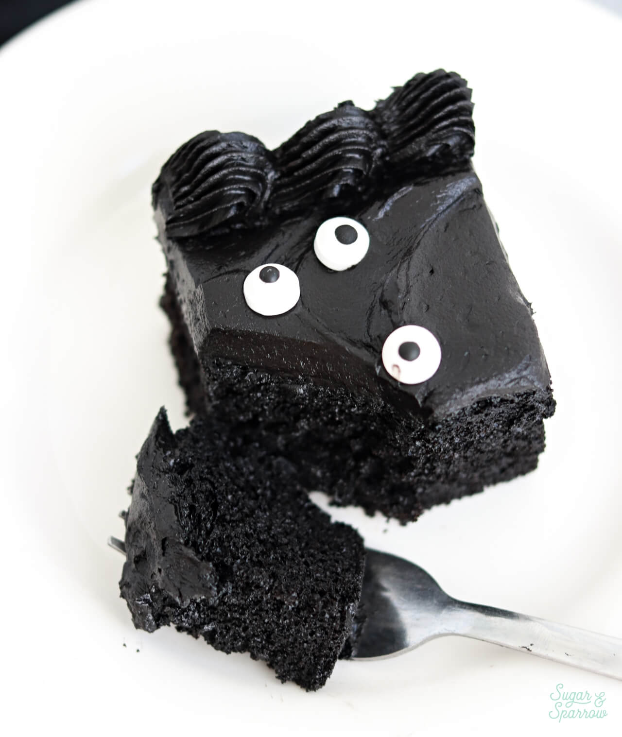 dye-free black velvet cake with black frosting