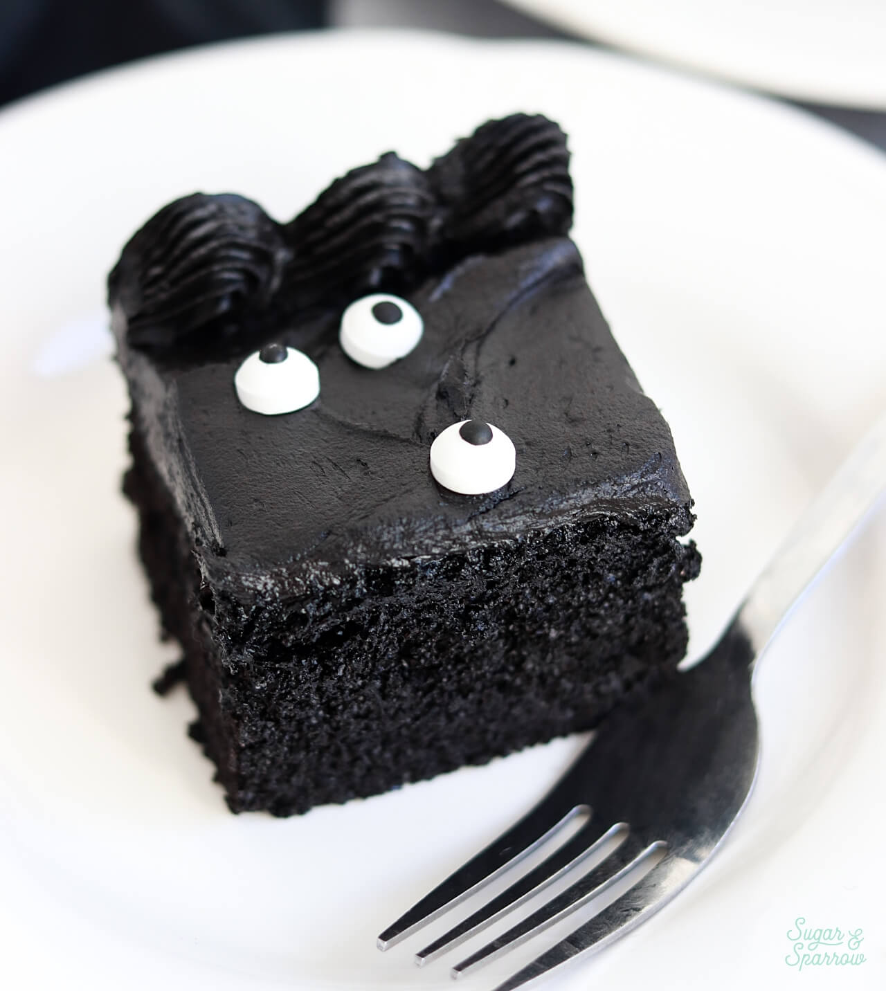 dye free black velvet cake with black buttercream recipe
