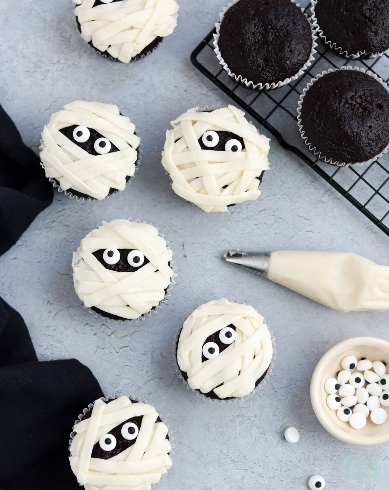 mummy cupcakes tutorial for halloween