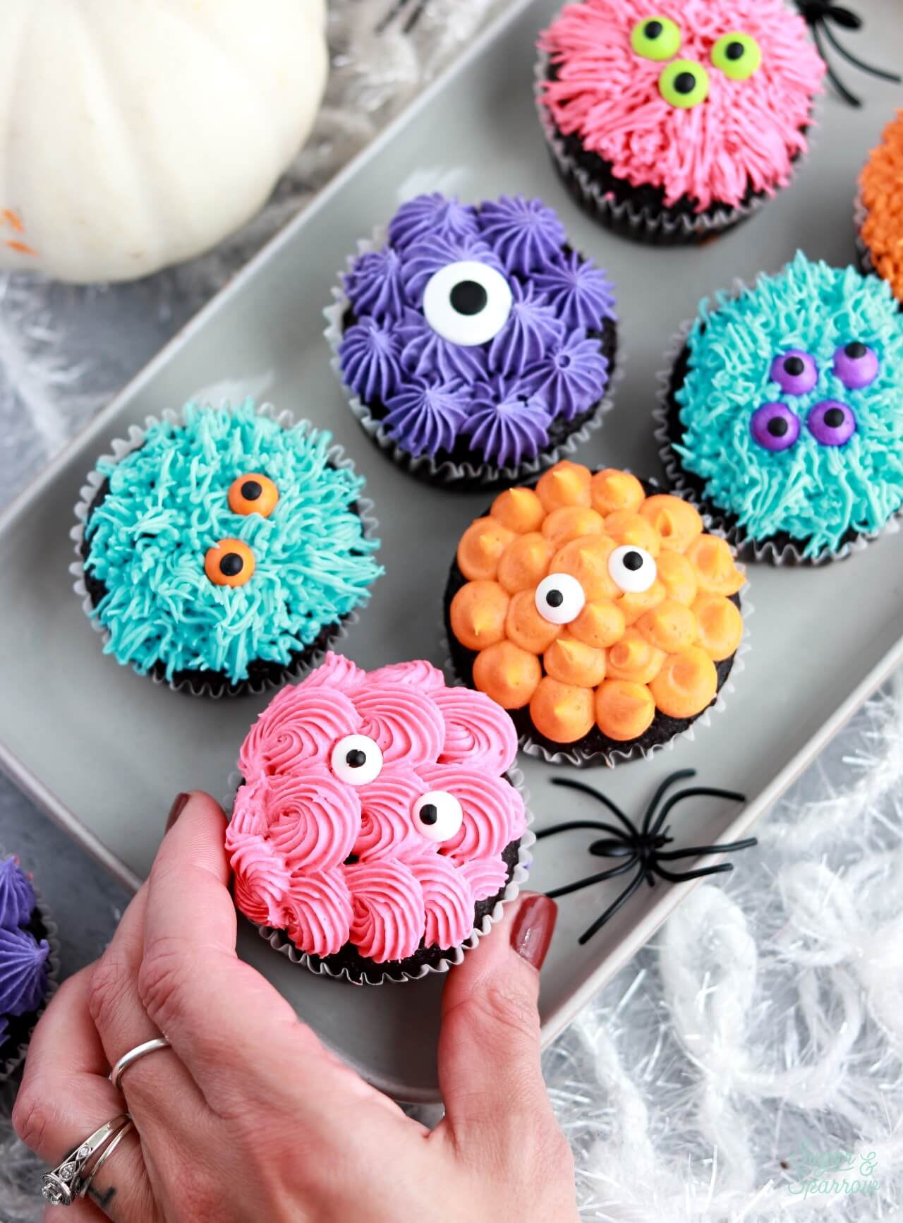 buttercream monster cupcakes tutorial for halloween
